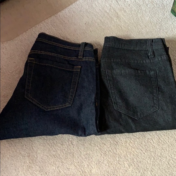 Two pairs of Forever 21 Skinny Jeans - Picture 8 of 8